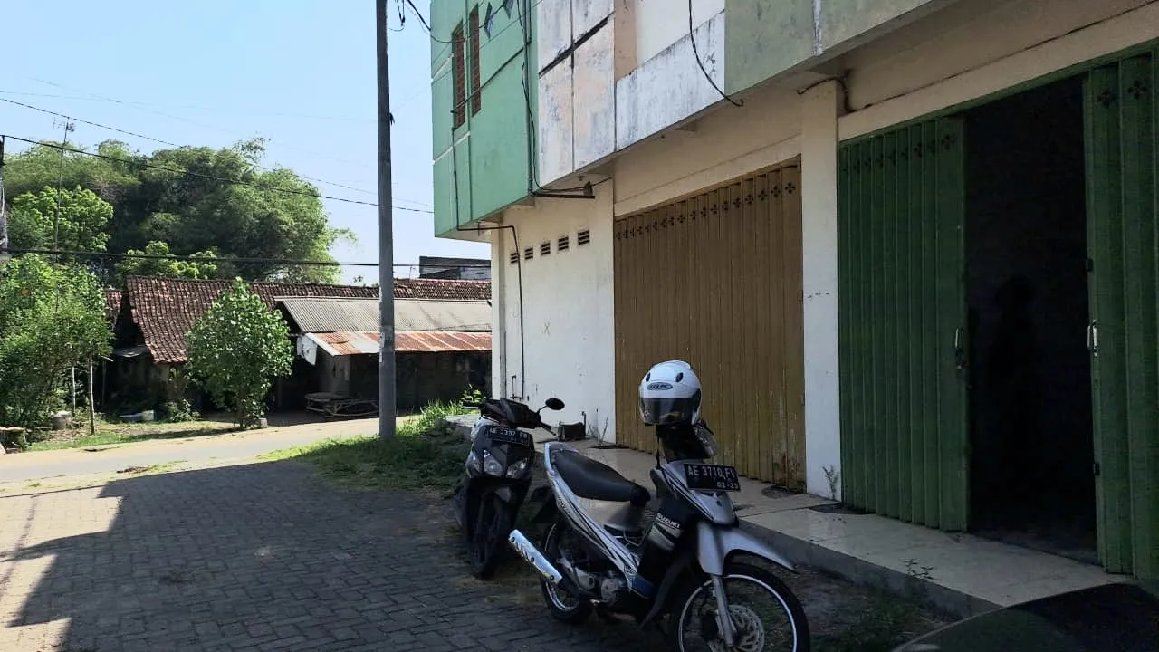 Sewa Ruko di RUKO NIAGA DEPAN PASAR BESAR BARU CARUBANJL LETJEN SUTOYO  CARUBAN Mejayan Madiun Jawa Timur - Ruko full 2 lantai atea pasar baru Caruban letken Dutoyo menuju gerbang tol - ASA INDONESIA 085235111122 - BRIGHTON REAL ESTATE