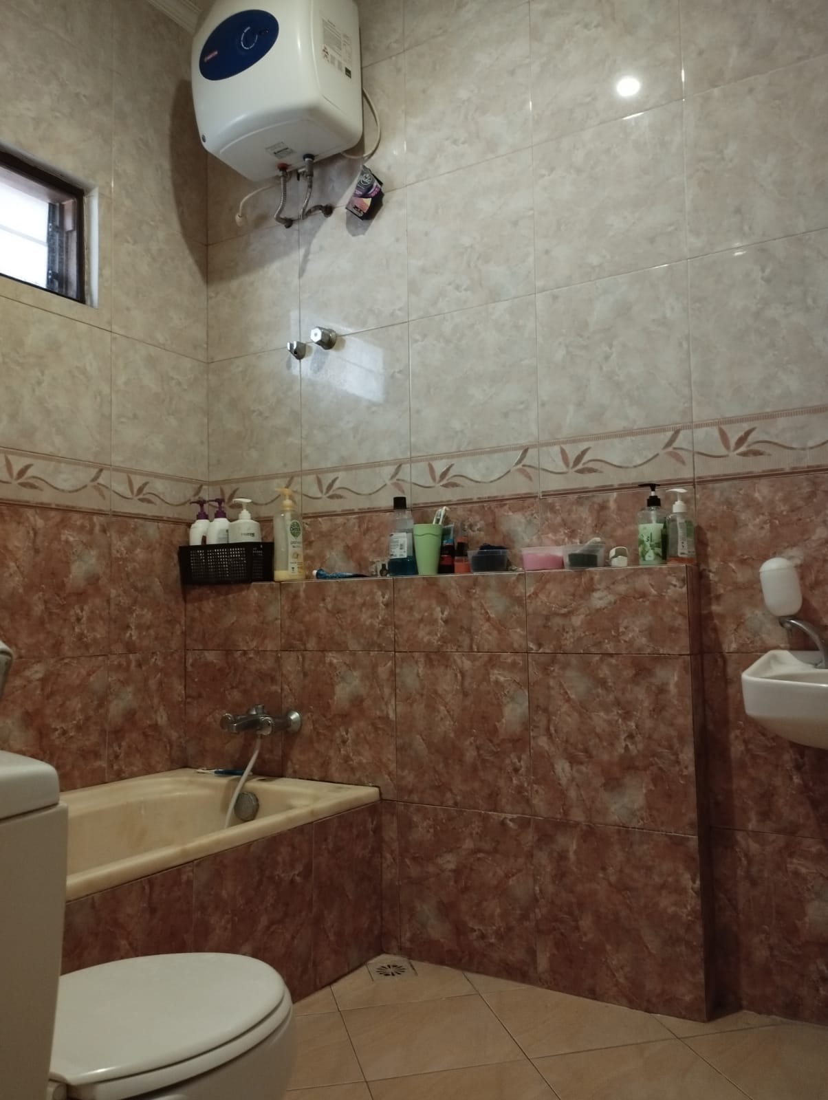 Sewa Rumah di DARMO PERMAI SELATAN Darmo permai Surabaya Jawa Timur - Rumah Darmo Permai Selatan - ASA INDONESIA 085235111122 - BRIGHTON REAL ESTATE