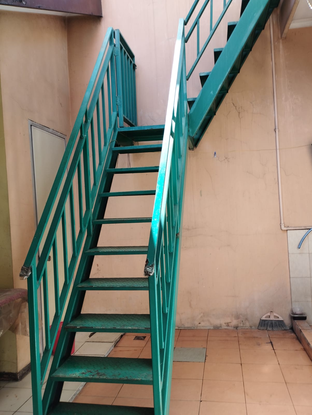 Sewa Rumah di DARMO PERMAI SELATAN Darmo permai Surabaya Jawa Timur - Rumah Darmo Permai Selatan - ASA INDONESIA 085235111122 - BRIGHTON REAL ESTATE
