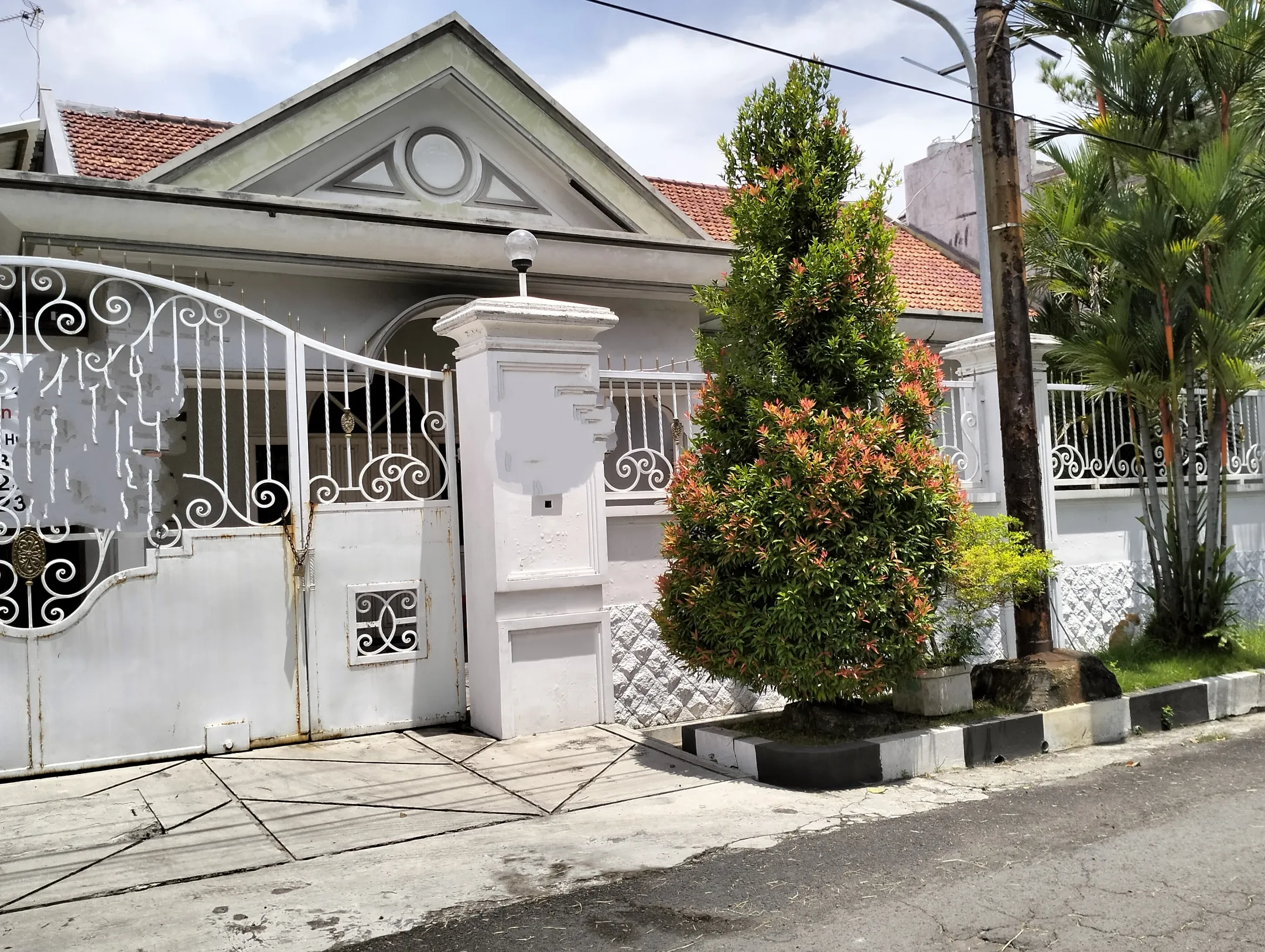 Jual Rumah di JEMUR ANDAYANI Jemursari Surabaya Jawa Timur - JEMUR ANDAYANI 2 UNIT JADI SATU KESATUAN - ASA INDONESIA 085235111122 - BRIGHTON REAL ESTATE