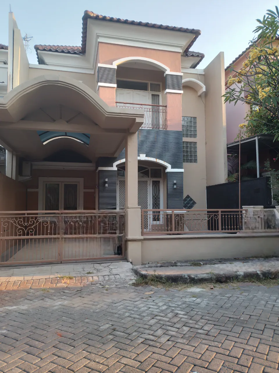 Sewa Rumah di JL KEBONSARI Jambangan Surabaya Jawa Timur - SEWA RUMAH DI SURABAYA SELATAN