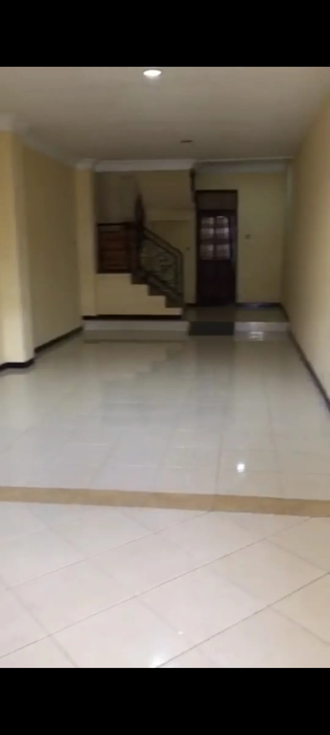 Sewa Rumah di JL KOLONEL SUGIONO Waru Sidoarjo Jawa Timur - Disewakan Rumah komersial bisa untuk usaha karena lokasi strategis 0 jalan raya kolonel sugiono waru sidoarjo