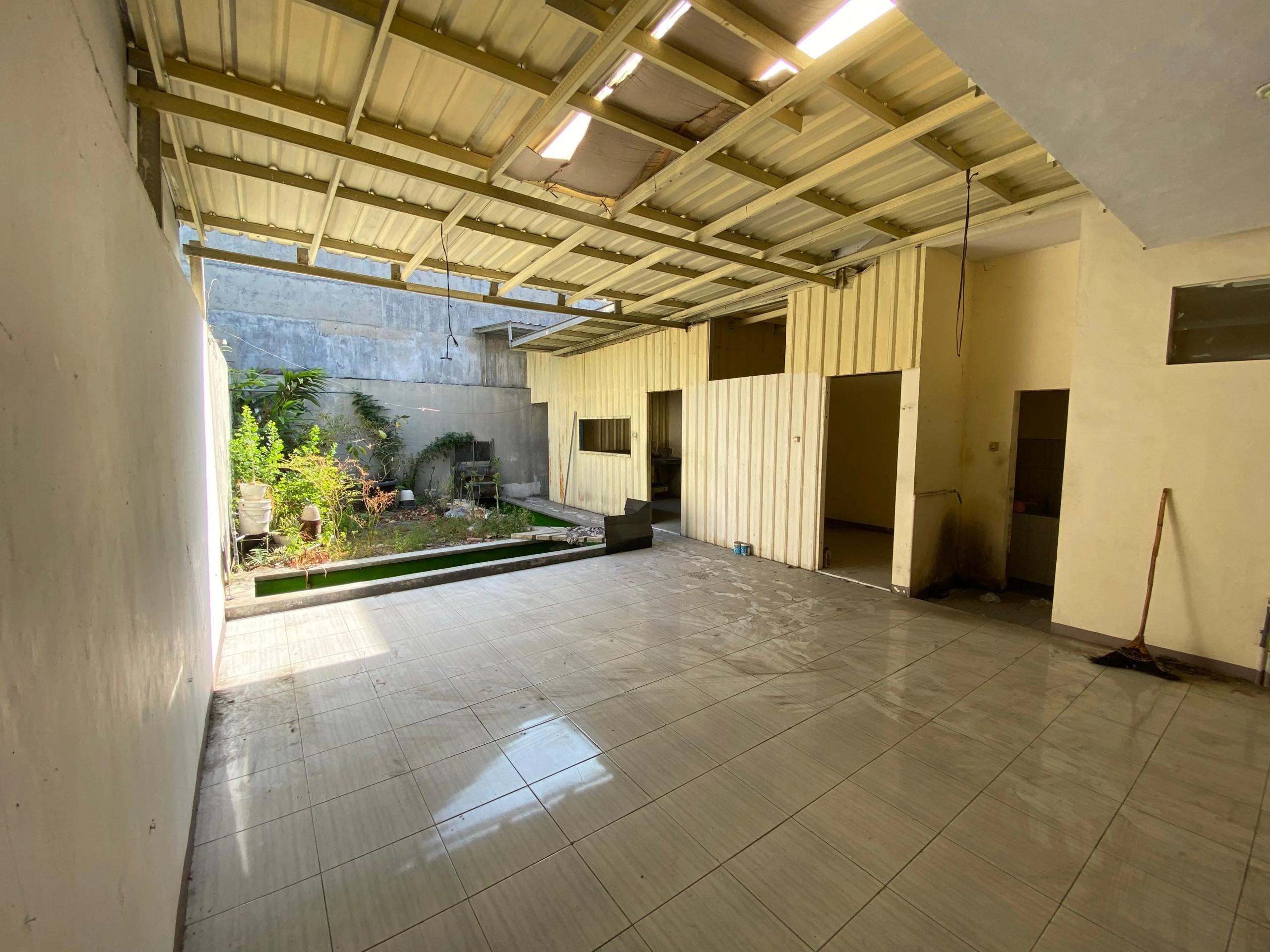 Sewa Rumah di JL TAMAN JAMBANGAN Jambangan Surabaya Jawa Timur - RUMAH DI JL. TAMAN JAMBANGAN INDAH - JAMBANGAN - SURABAYA - YUSRON 089 519 716 327 - ASA INDONESIA 085235111122 - BRIGHTON REAL ESTATE