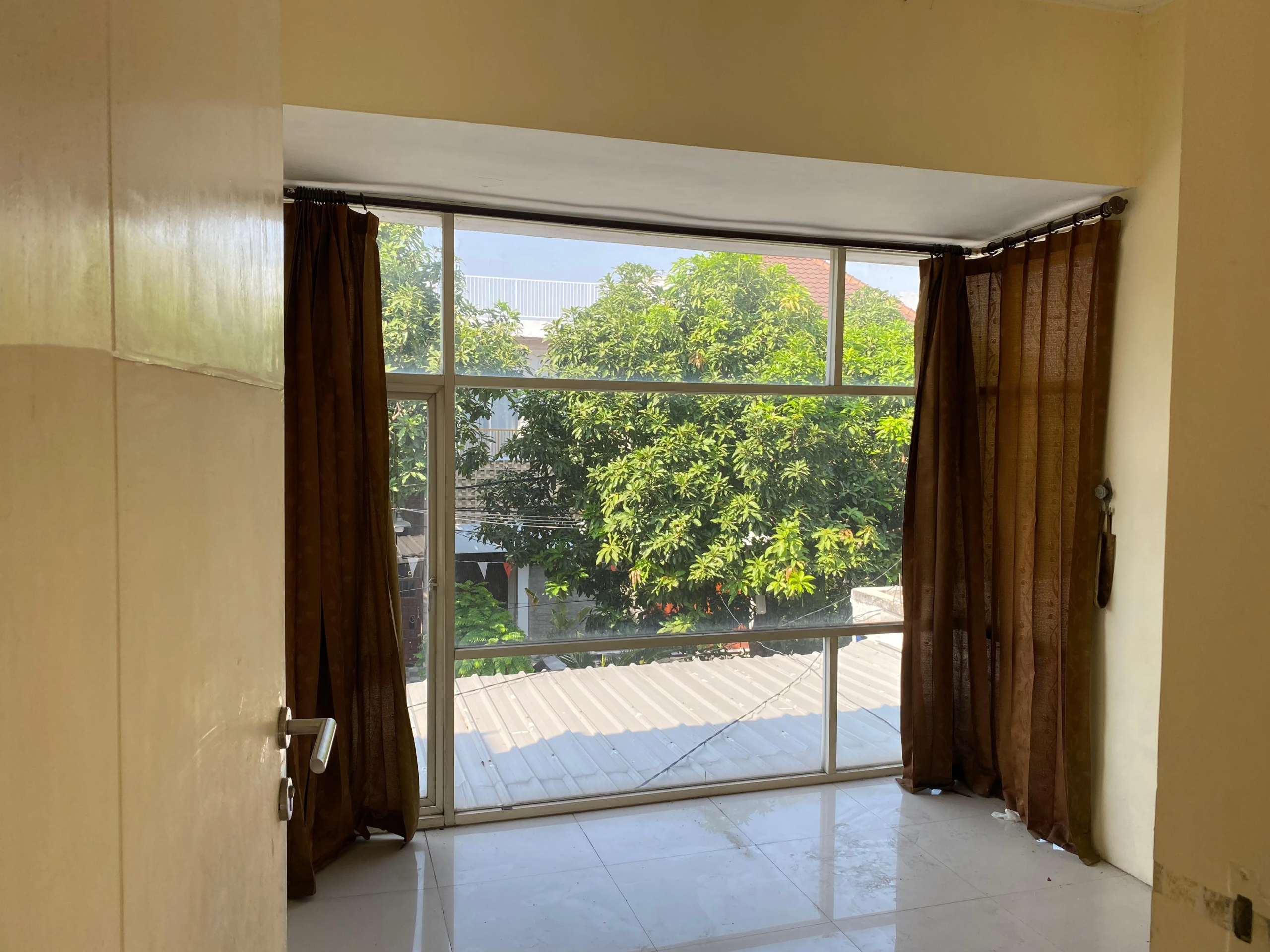 Sewa Rumah di JL TAMAN JAMBANGAN Jambangan Surabaya Jawa Timur - RUMAH DI JL. TAMAN JAMBANGAN INDAH - JAMBANGAN - SURABAYA - YUSRON 089 519 716 327 - ASA INDONESIA 085235111122 - BRIGHTON REAL ESTATE