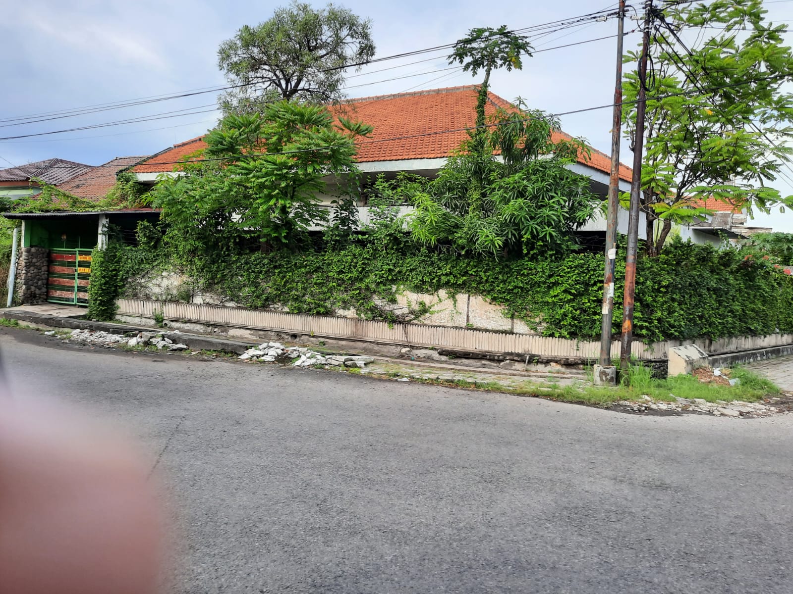 Jual Rumah di NGAGEL JAYA BARAT Ngagel Surabaya Jawa Timur - Ngagel Jaya hook dan luas - ASA INDONESIA 085235111122 - BRIGHTON REAL ESTATE