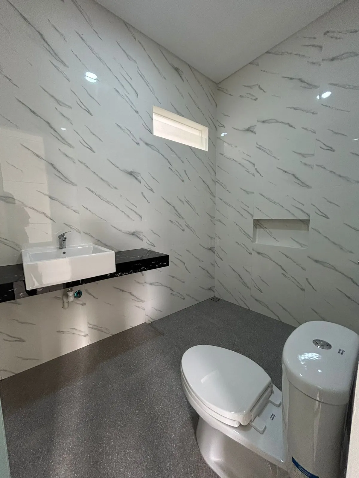 Jual Rumah di JEMURSARI REGENCY Tenggilis Mejoyo Surabaya Jawa Timur - rumah "baru gress" di Jemursari Regency - ASA INDONESIA 085235111122 - BRIGHTON REAL ESTATE