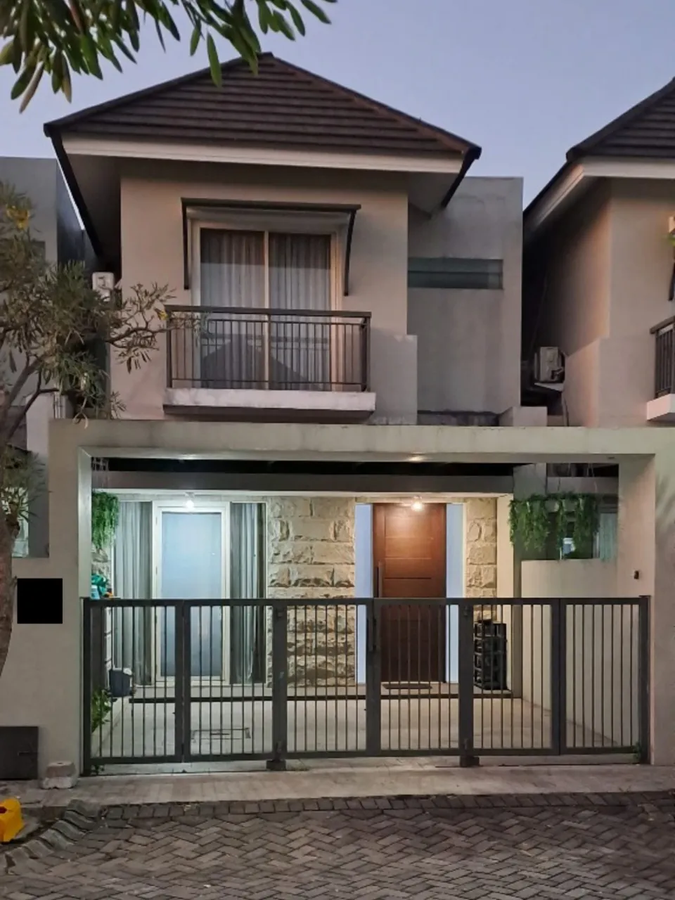 Jual Rumah di PONDOK TJANDRA TOPAZ Pondok Tjandra Sidoarjo Jawa Timur - RUMAH 2 LANTAI Rumah 2 Lantai di Pondok Candra Indah