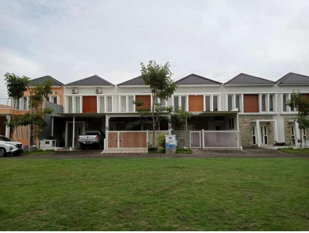 Jual Rumah di PURI SURYA JAYA BOSTON Gedangan Sidoarjo Jawa Timur - Rumah Cantik Cluster Depan