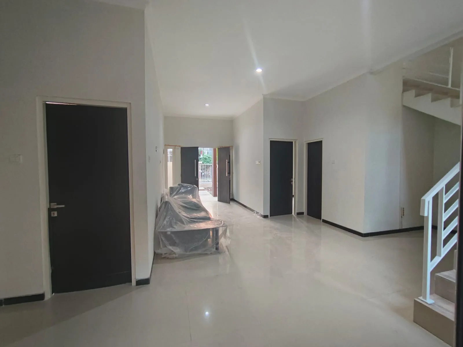 Sewa Rumah di TAMAN RIVERA REGENCY Gununganyar Surabaya Jawa Timur - Rumah minimalis 2 lt siap huni Taman Rivera Regency - ASA INDONESIA 085235111122 - BRIGHTON REAL ESTATE