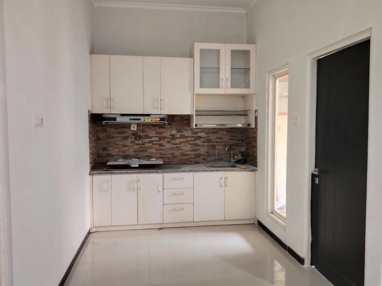 Sewa Rumah di TAMAN RIVERA REGENCY Gununganyar Surabaya Jawa Timur - Rumah minimalis 2 lt siap huni Taman Rivera Regency - ASA INDONESIA 085235111122 - BRIGHTON REAL ESTATE