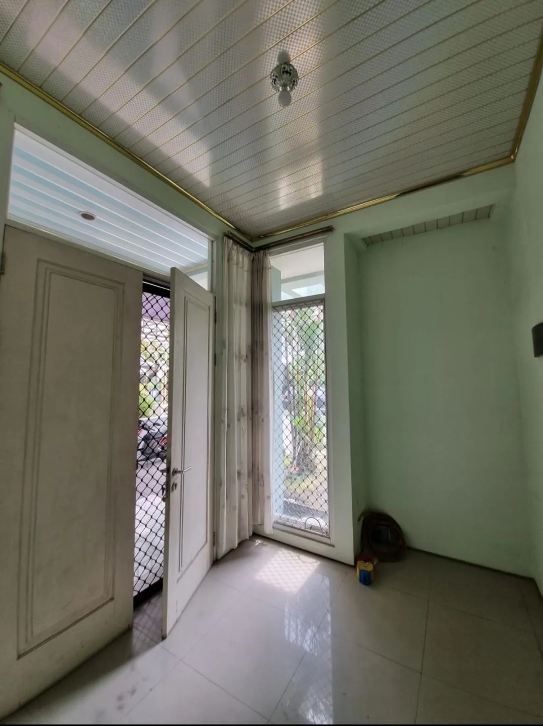 Jual Rumah di ROYAL RESIDENCE Wiyung Surabaya Jawa Timur - ROYAL RESIDENCE TERAWAT DAN SIAP HUNI - ASA INDONESIA 085235111122 - BRIGHTON REAL ESTATE