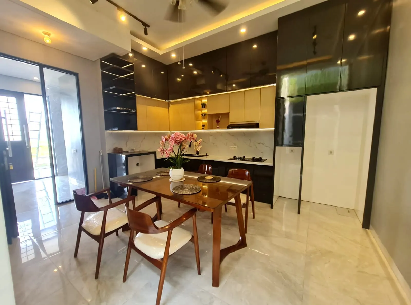 Jual Rumah di SHOJILAND Candi Sidoarjo Jawa Timur - Shojiland rumah Sidoarjo full furnished - ASA INDONESIA 085235111122 - BRIGHTON REAL ESTATE