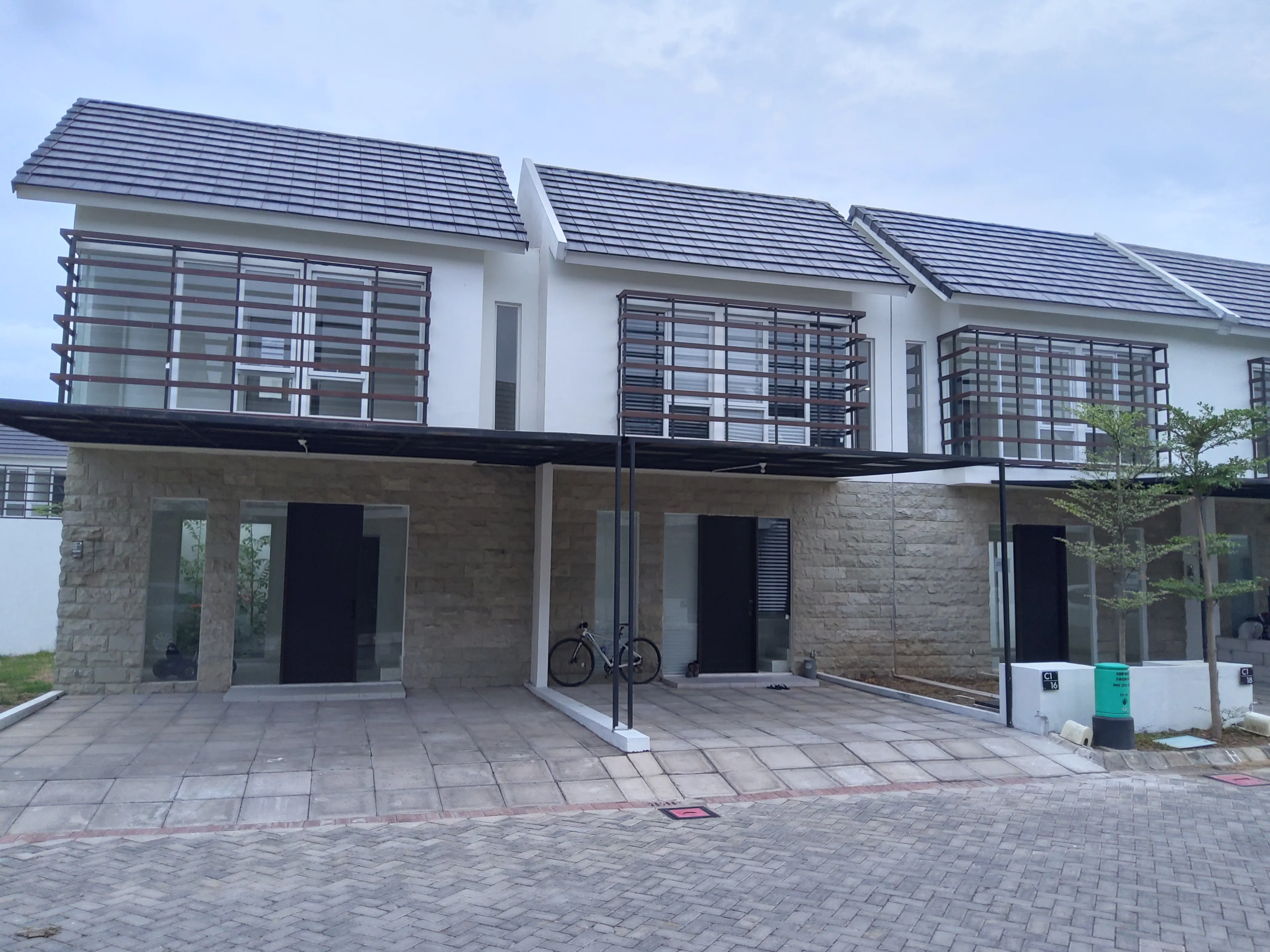 Jual Rumah di BANJARBENDO Sidoarjo Sidoarjo Jawa Timur - RUMAH LOKASI PALING STRATEGIS DI PUSAT KOTA SIDOARJO. DEKAT TOL SIDOARJO - ASA INDONESIA 085235111122 - BRIGHTON REAL ESTATE