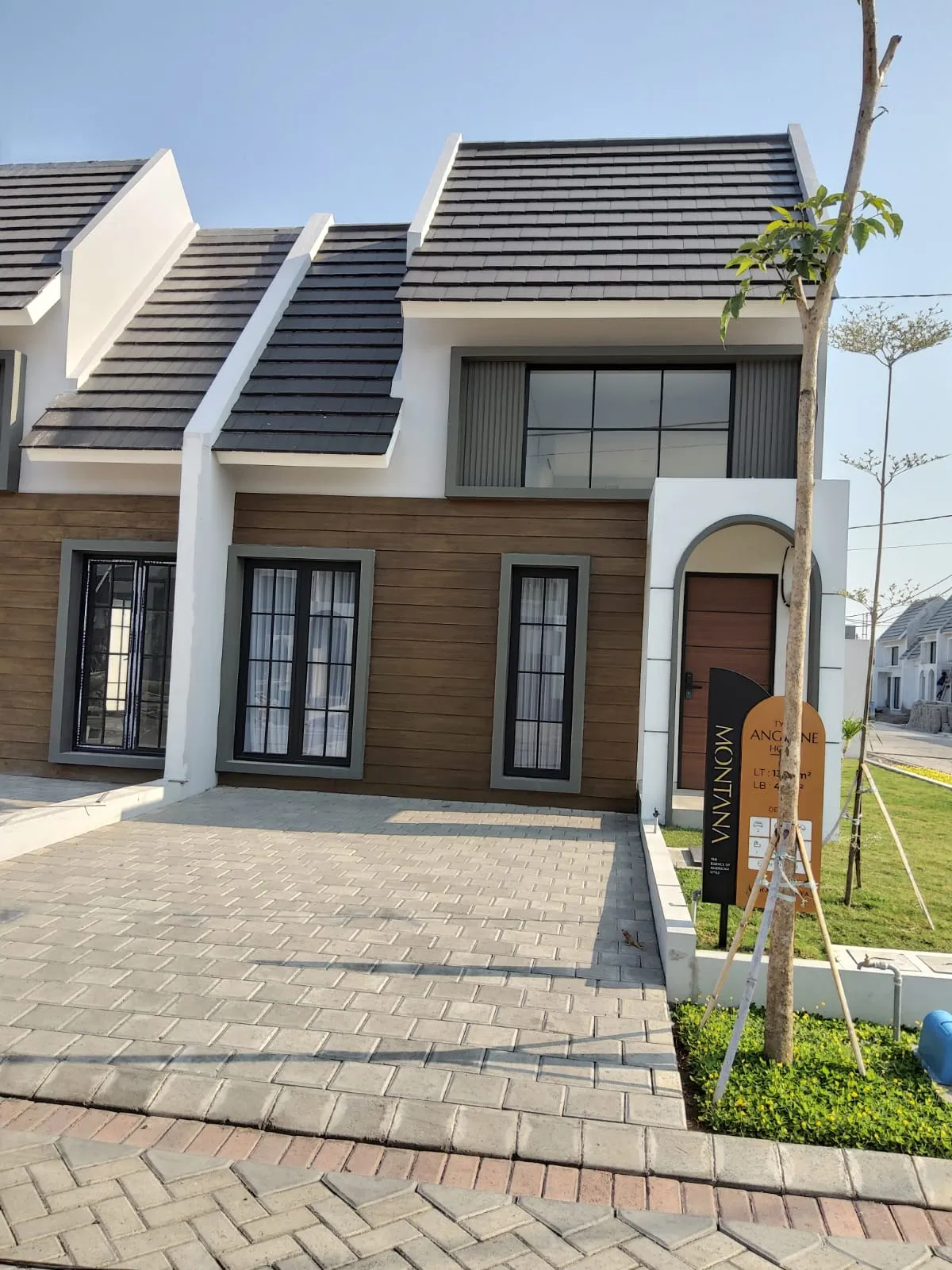 Jual Rumah di CANDI Candi Sidoarjo Jawa Timur - RUMAH TYPE ANGELINA (AMERICAN STILE). LOKASI STRATEGIS DEKAT KOTA SIDOARJO. - ASA INDONESIA 085235111122 - BRIGHTON REAL ESTATE