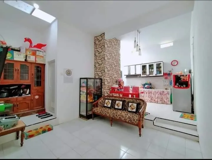 Jual Rumah di KANDANGAN Benowo Surabaya Jawa Timur - HUNIAN ISTIMEWA. RUMAH LAMA RASA BARU. LOKASI KANDANGAN BENOWO SURABAYA. - ASA INDONESIA 085235111122 - BRIGHTON REAL ESTATE
