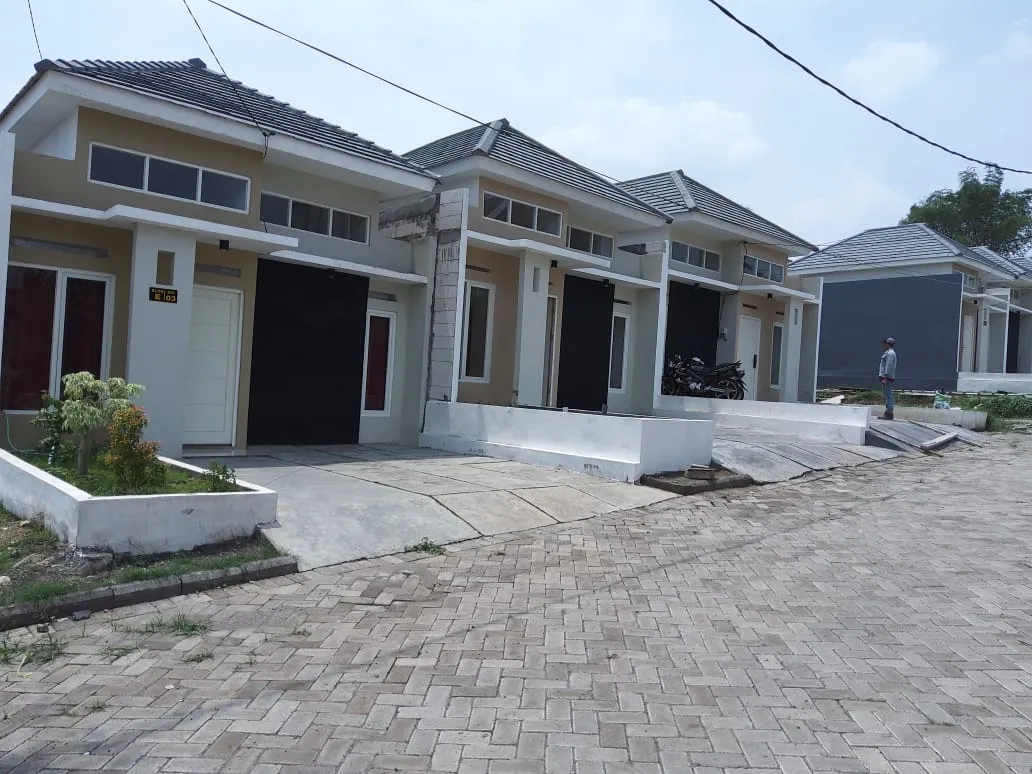 Jual Rumah di KEDAMEAN Kedamean Gresik Jawa Timur - RUMAH HARGA PALING MURAH. NUANSA VILLA. SEPERTI PUNYA RUMAH DI BATU MALANG. DEKAT KRIAN DAN MOJOKERTO. - ASA INDONESIA 085235111122 - BRIGHTON REAL ESTATE