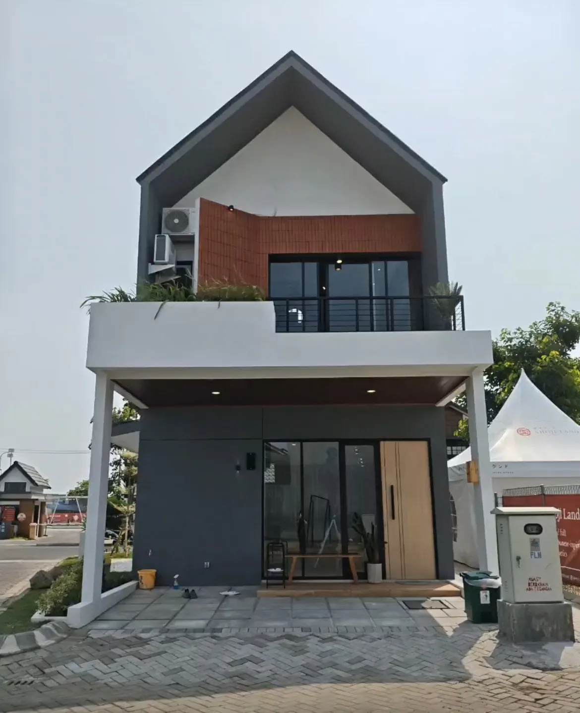 Jual Rumah di SHOJILAND Candi Sidoarjo Jawa Timur - RUMAH MODERN KONSEP JEPANG 2 LANTAI DI SHOJILAND SIDOARJO - ASA INDONESIA 085235111122 - BRIGHTON REAL ESTATE